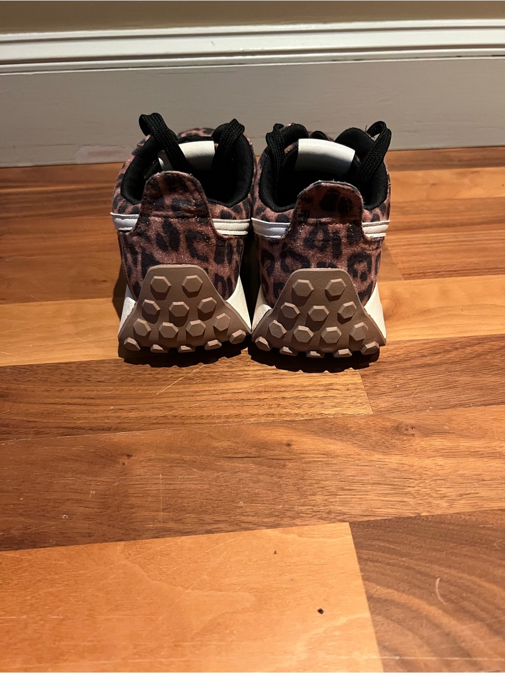 Dolce Vita Leopard Print Platform Women’s Sneakers - Black & Brown - Picture 4 of 4